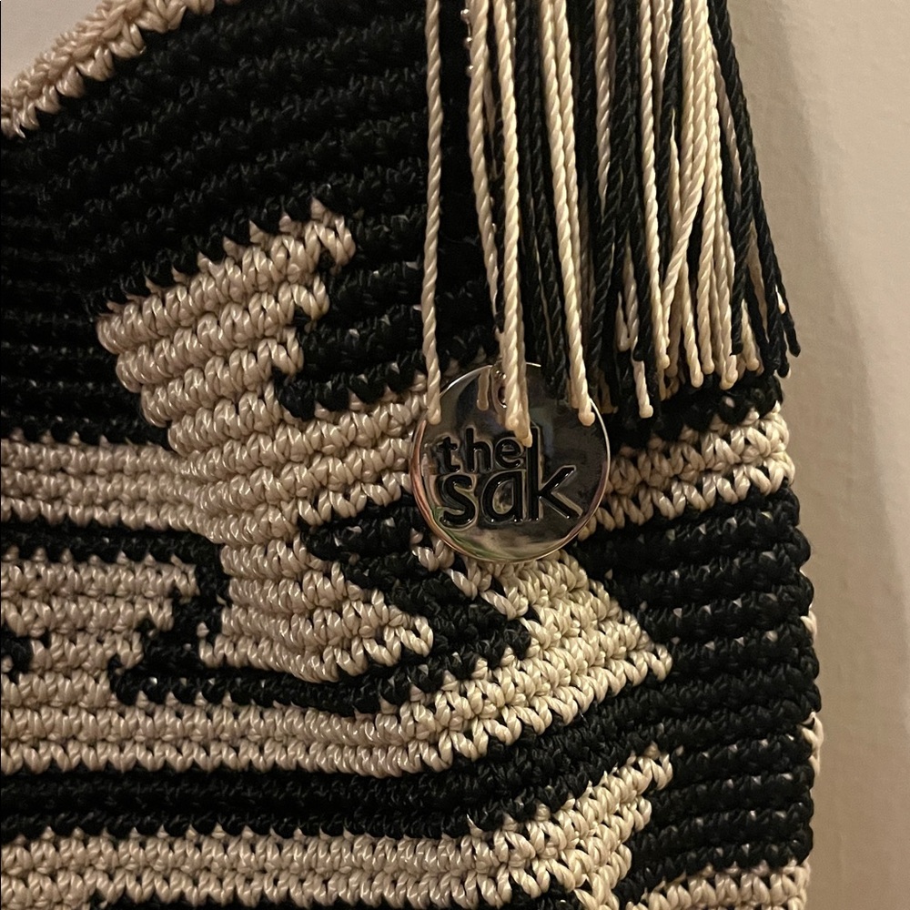 The Sak Black and Tan Geometric Shoulder Bag - Picture 2 of 4